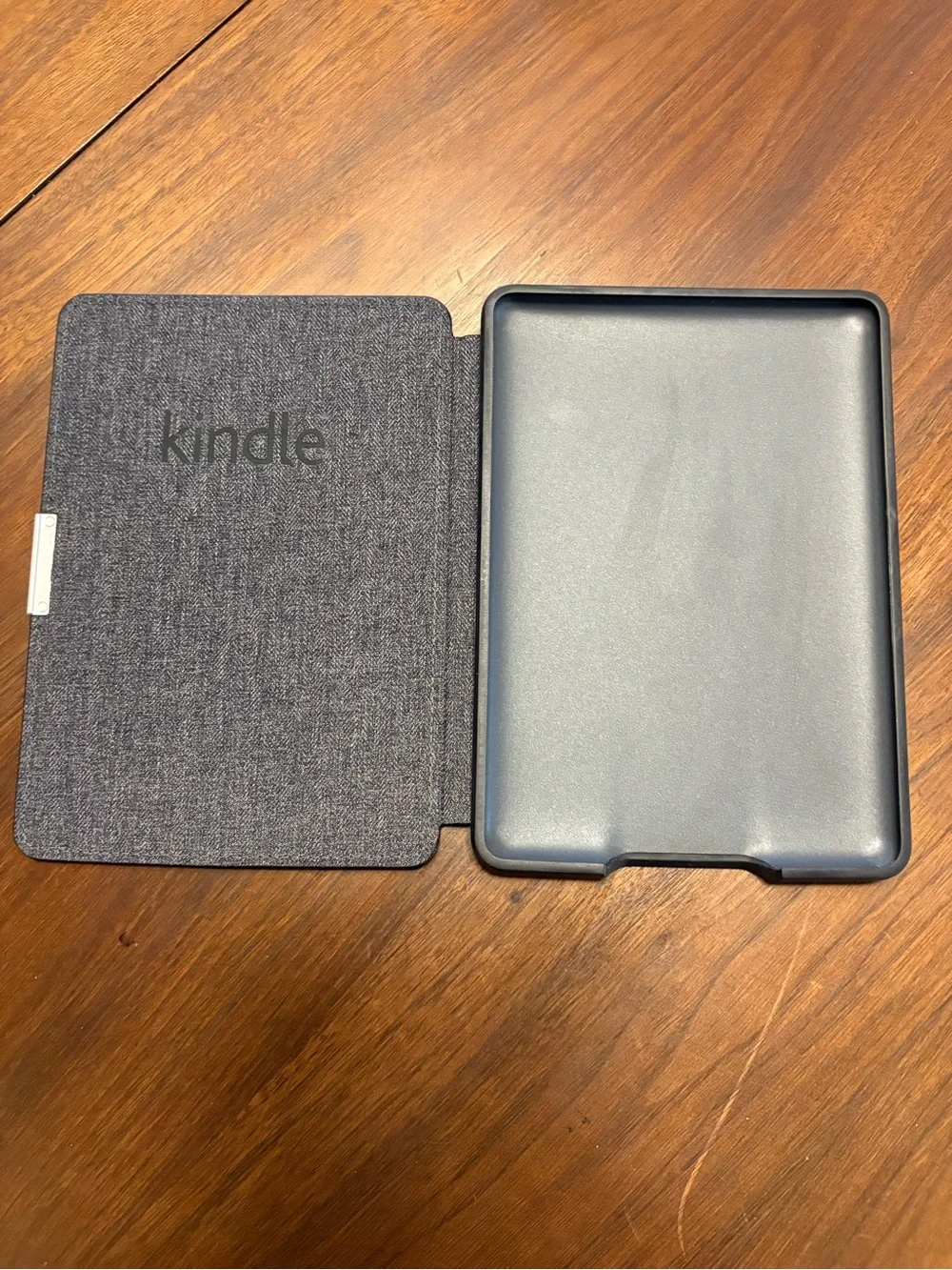 Amazon Kindle Paperwhite Leather Cover in Black with Magnetic Tab